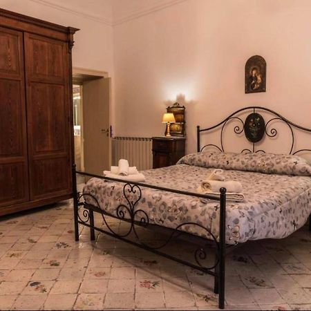 Appartamento Palazzo Pace Al Cassaro Palermo Buitenkant foto