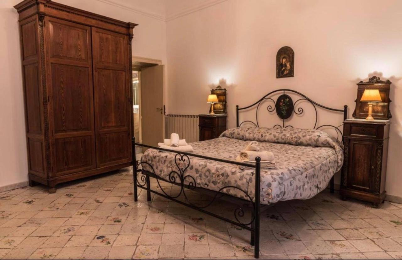 Appartamento Palazzo Pace Al Cassaro Palermo Buitenkant foto